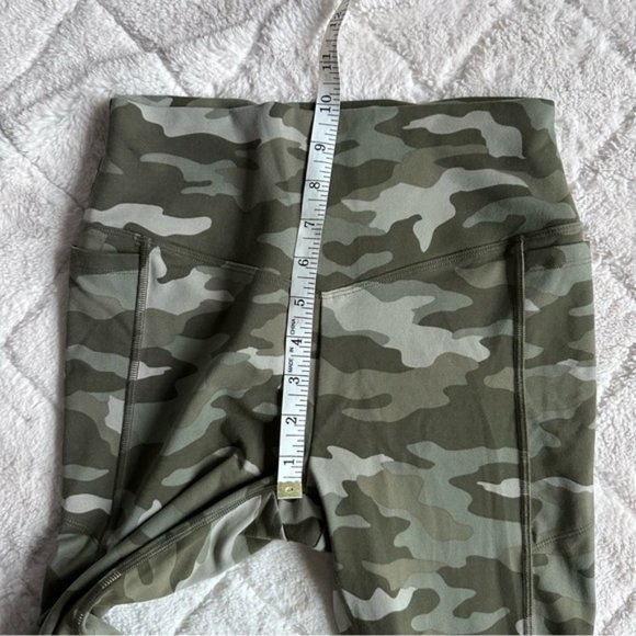 Victoria's Secret PINK | Green Camo Ultimate high waist leggings | Size Small - Picture 14 of 14